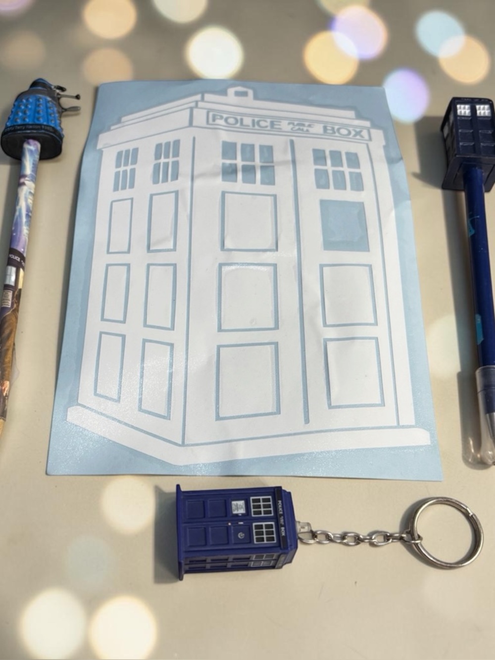 Lot 4 Doctor Who Police Box Decal Sticker Keychain Blue Ink Pen Cap Pencil with
